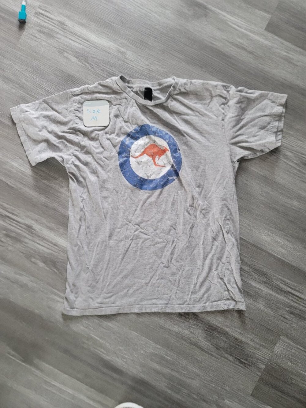 Mens grey Australia kangaroo t shirt - size M